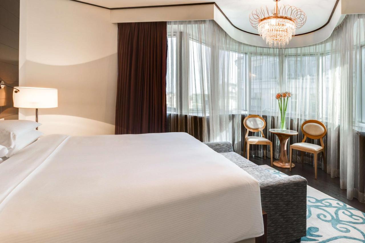 Hyatt Regency Kyiv Hotel Екстериор снимка