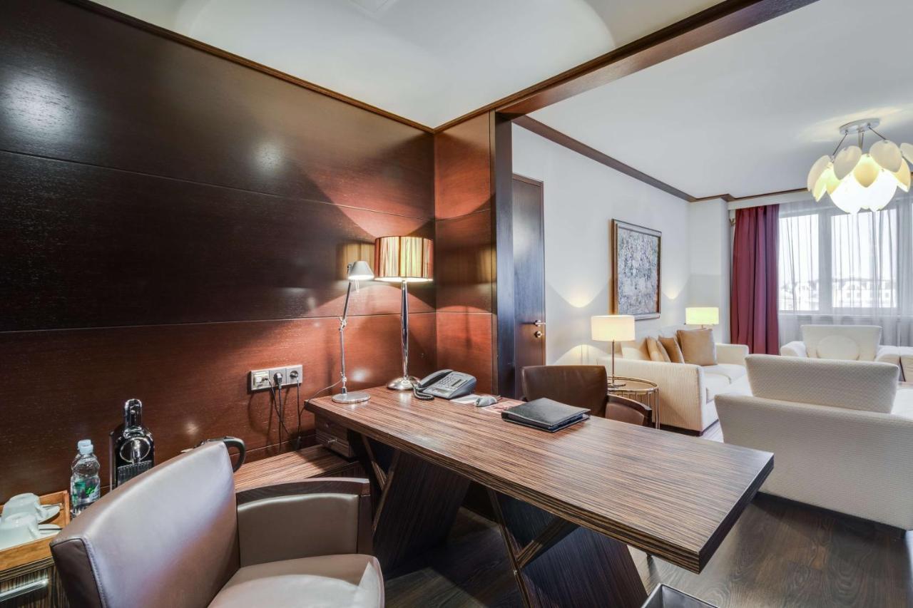 Hyatt Regency Kyiv Hotel Екстериор снимка