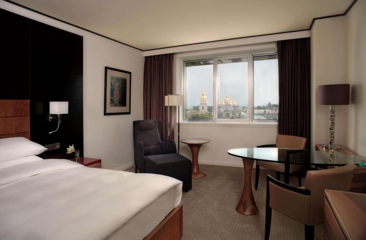 Hyatt Regency Kyiv Hotel Екстериор снимка