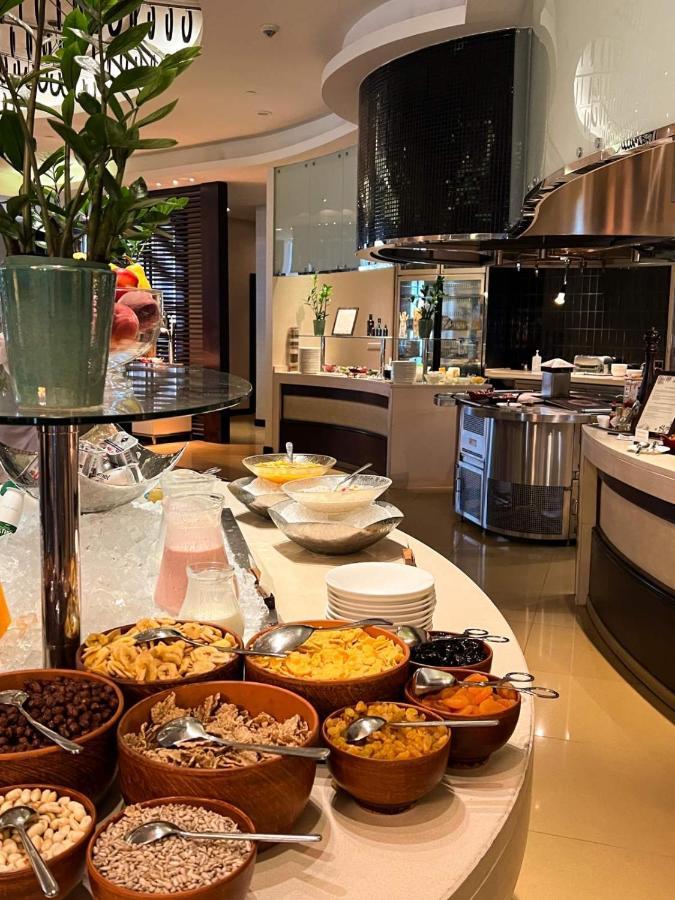 Hyatt Regency Kyiv Hotel Екстериор снимка
