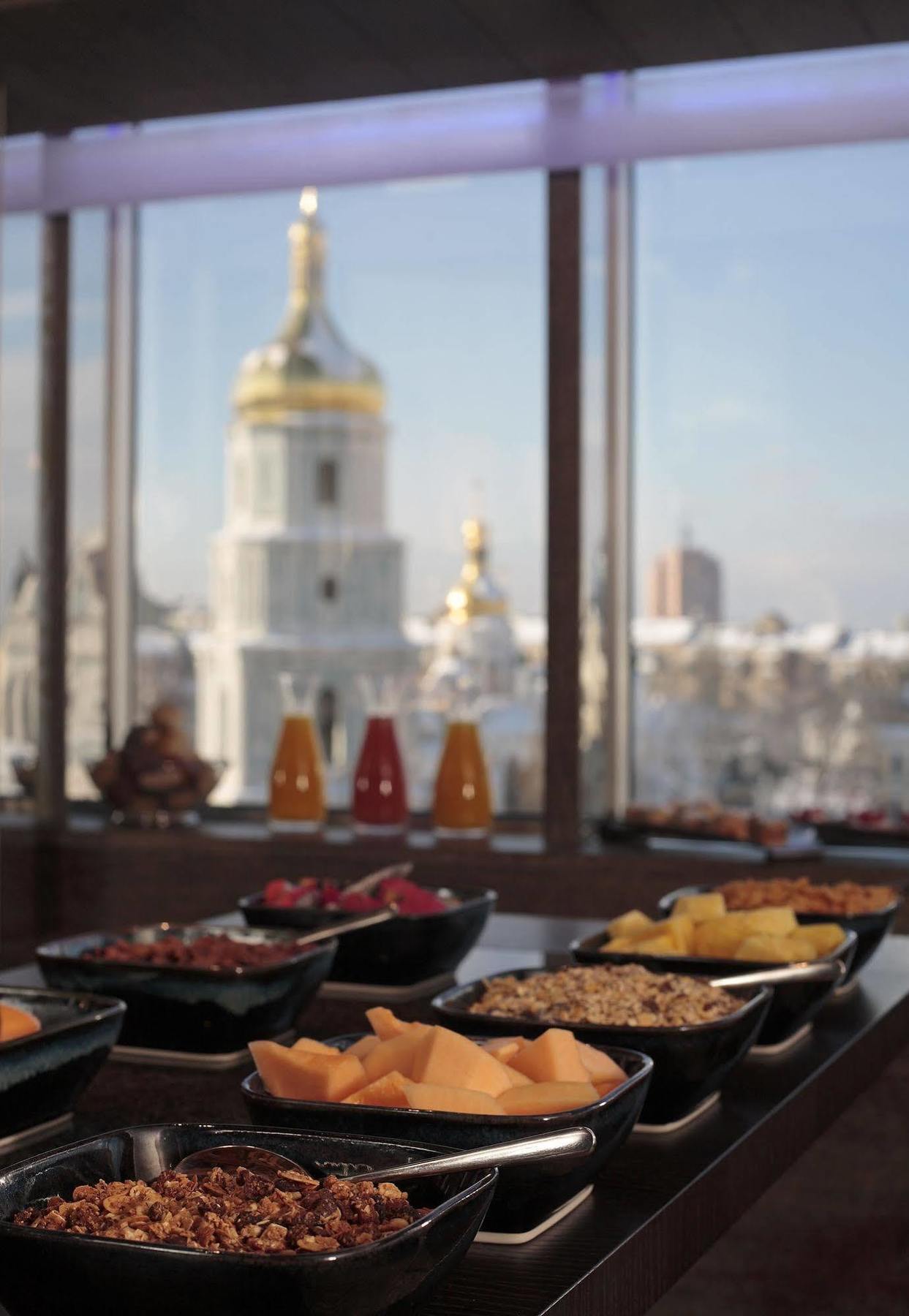 Hyatt Regency Kyiv Hotel Екстериор снимка