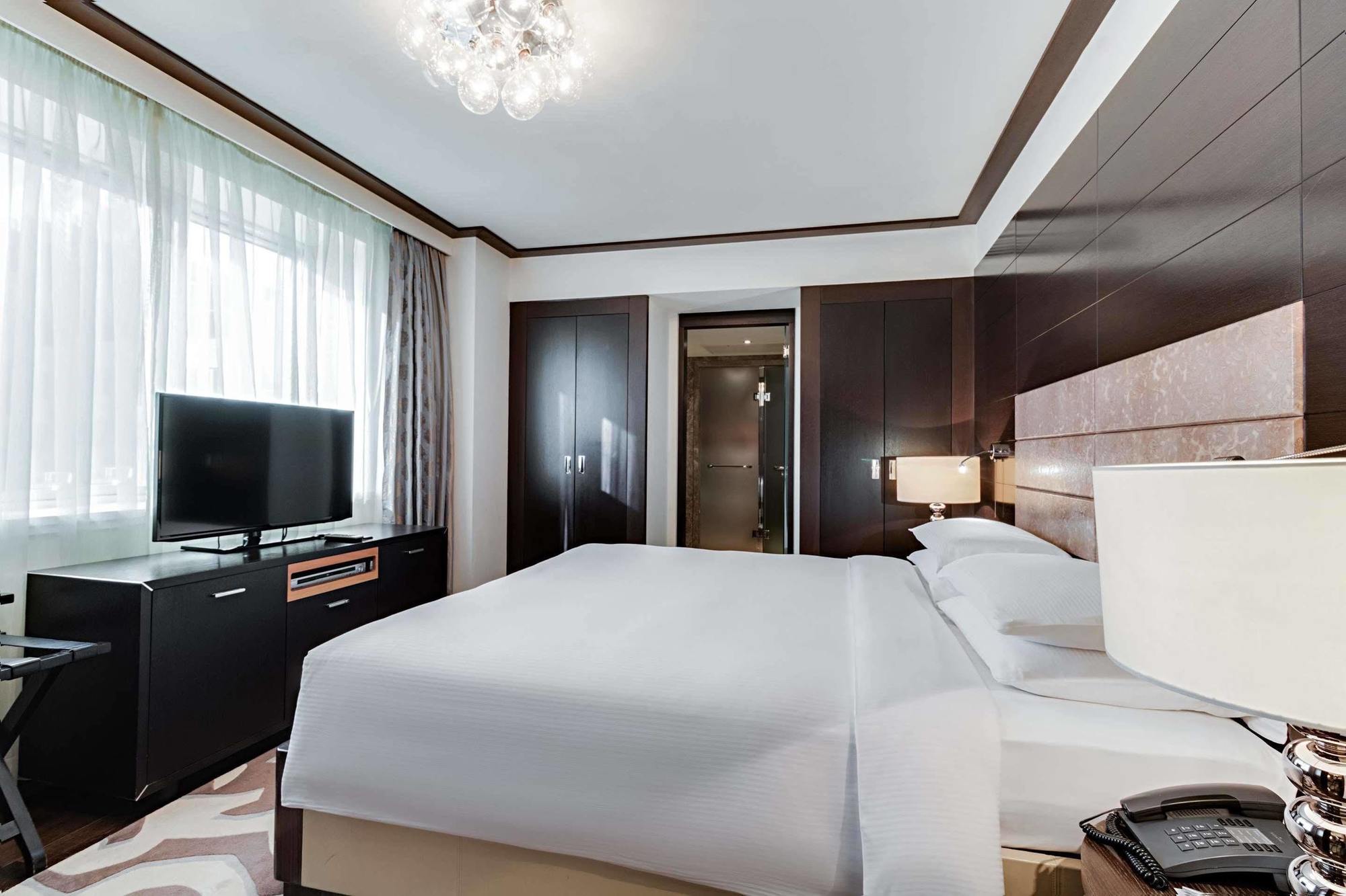 Hyatt Regency Kyiv Hotel Екстериор снимка