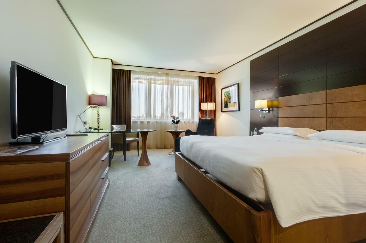 Hyatt Regency Kyiv Hotel Екстериор снимка